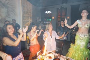 Efsane Kadin Yeni Singleini ve Dogum Gununu Sevenleriyle Kutladi… 6